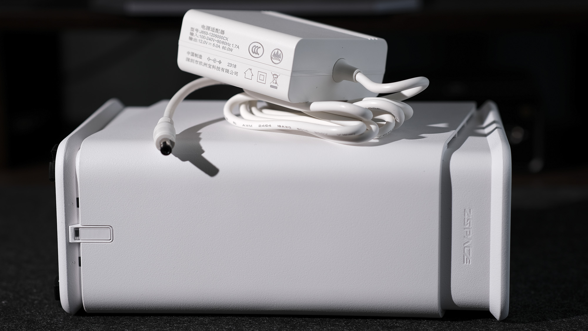 家庭nas极空间选z2pro还是z4pro,极空间z2pro用多大的m.2固态硬盘