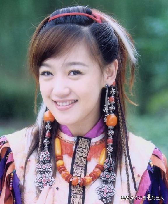 发腮堪比毁容的女星,发腮成大方脸