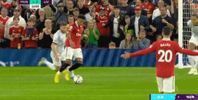 不可阻挡c罗30大献技时刻,c罗替补登场独自一人离场