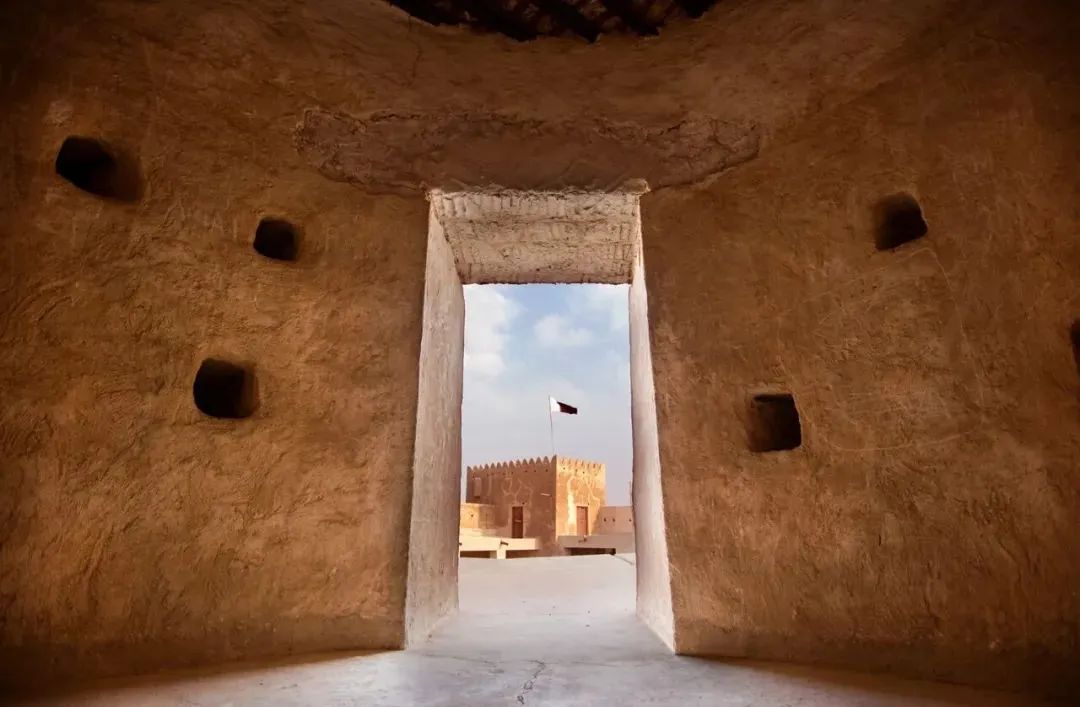 卡塔尔是属于哪个沙漠,卡塔尔沙漠面积有多大