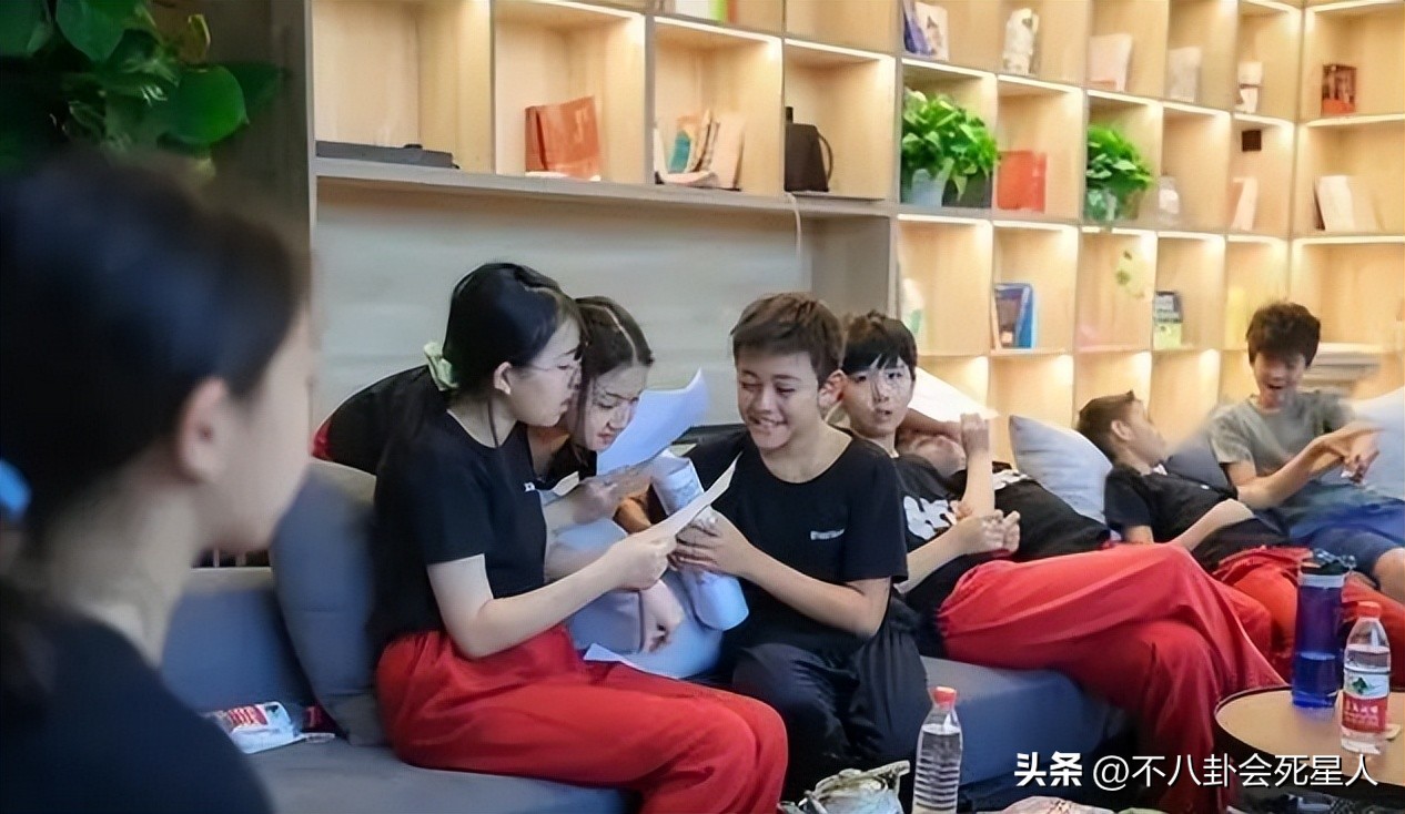 《爸哪》过去9年，萌娃发展各有不同，有运动员，也有钢琴王子