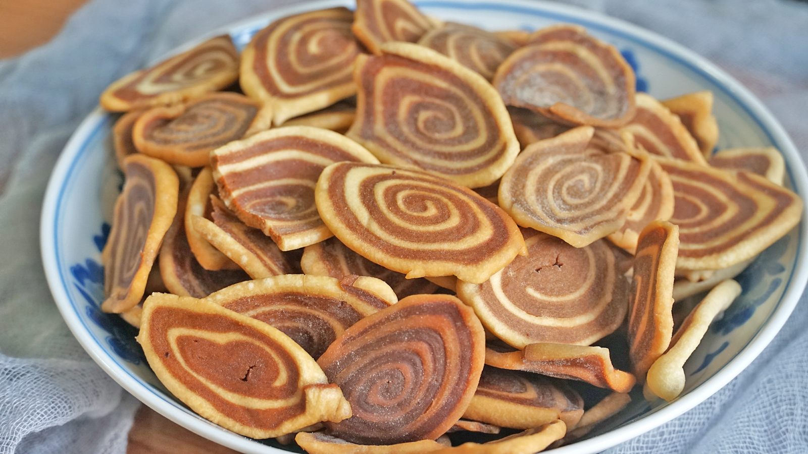 面粉这样做酸甜可口出锅瞬间抢光,面粉的独特做法每一口都酥掉渣