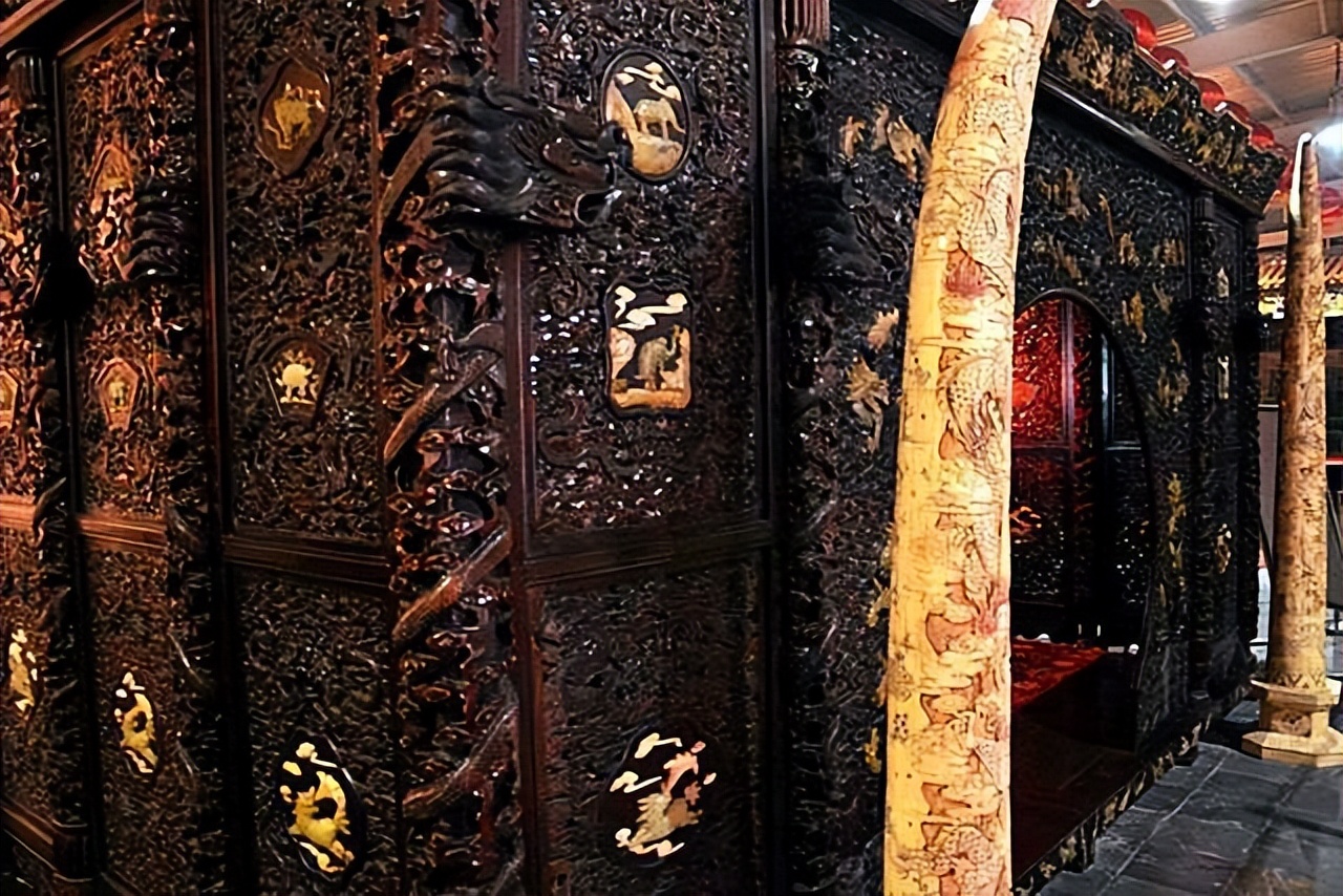 07年清宫3吨重“龙床”现身,专家称来历不简单,收藏者:5亿就卖