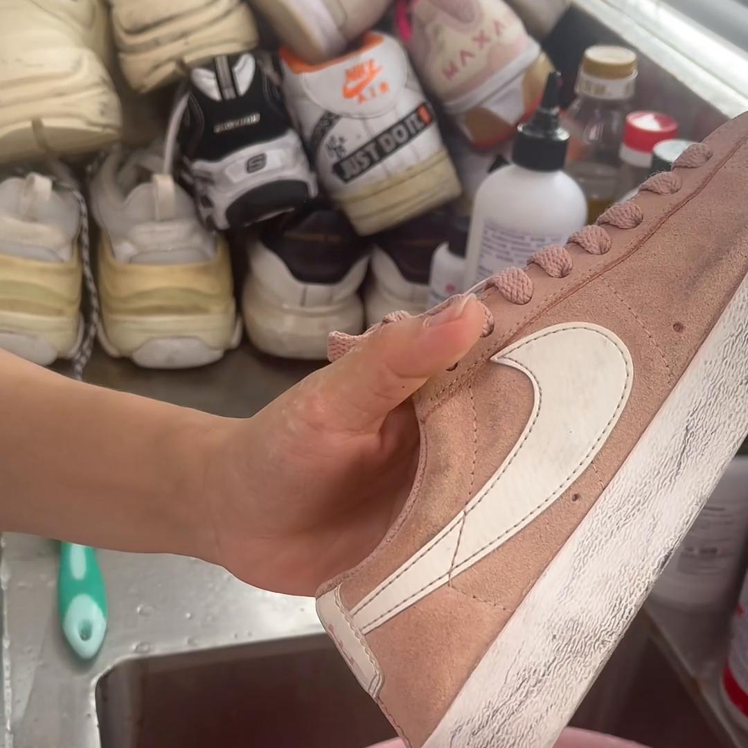 翻毛皮鞋子串色用什么方法去掉,翻毛皮的鞋子顽固泥污渍怎么清理