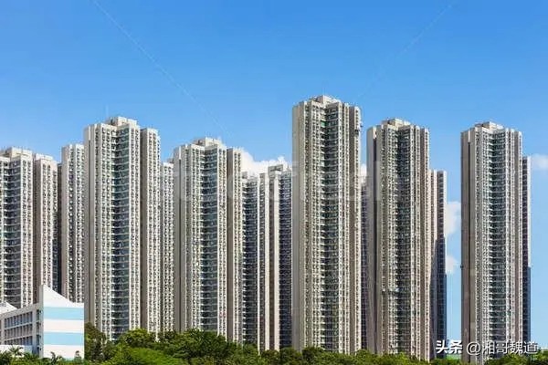 为什么年轻人都不愿意回到农村,为什么会有很多年轻人回到农村