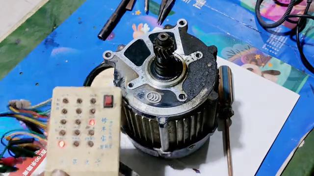 修车师傅用修车宝修车比较简单，怎样使用呢？让老师傅详细...