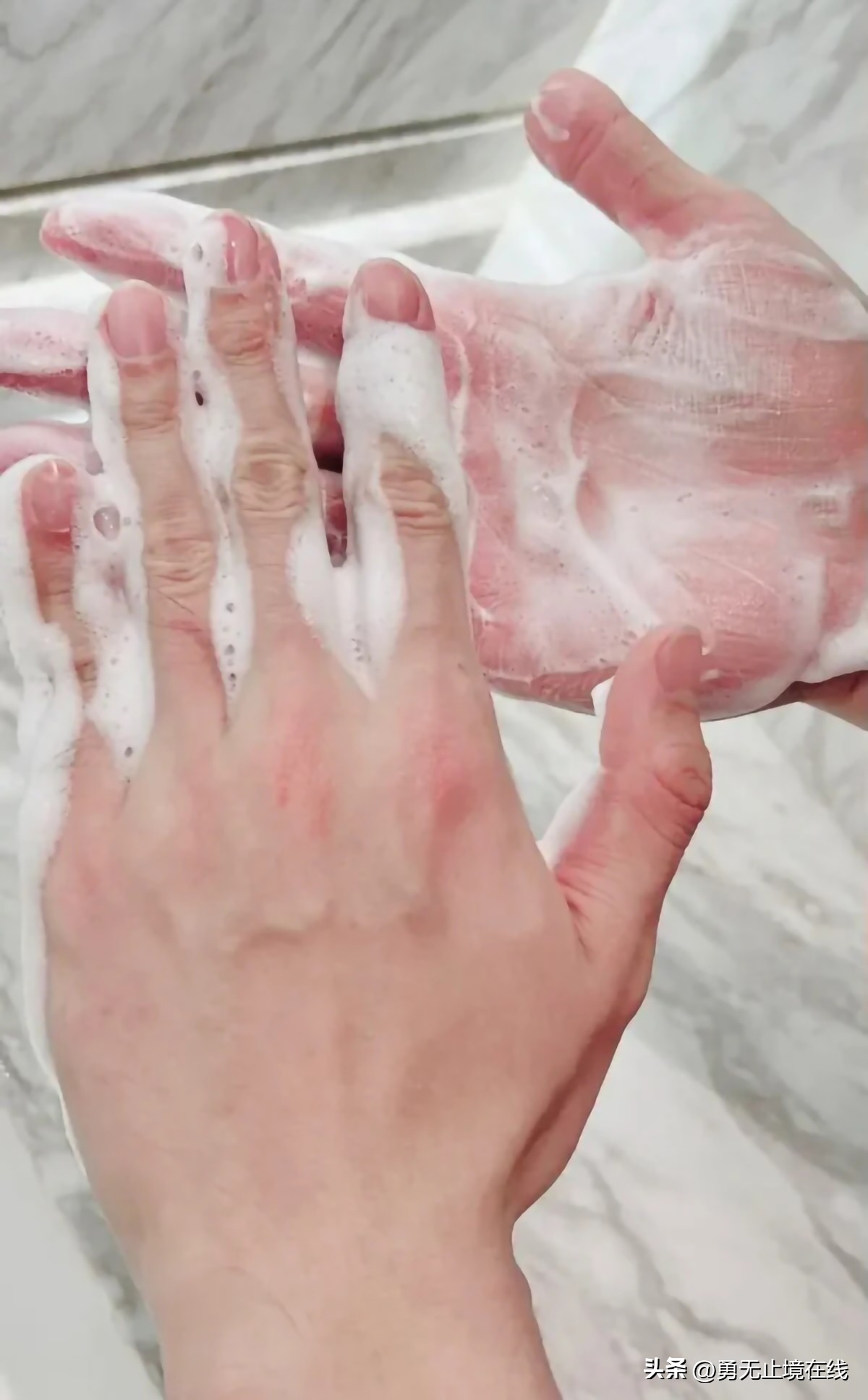 男士控油深层洁面的洗面奶 (30-40岁油性皮肤推荐男士洗面奶)