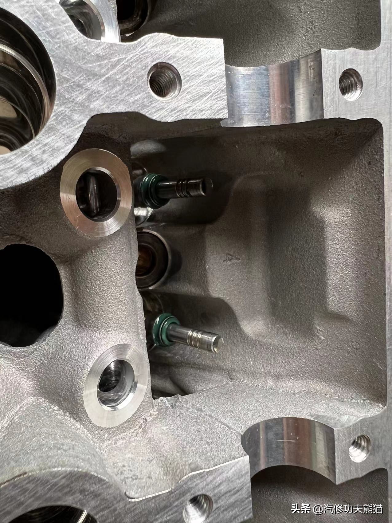 严谨的德国工人钣金修复,严谨的德国师傅修复事故车