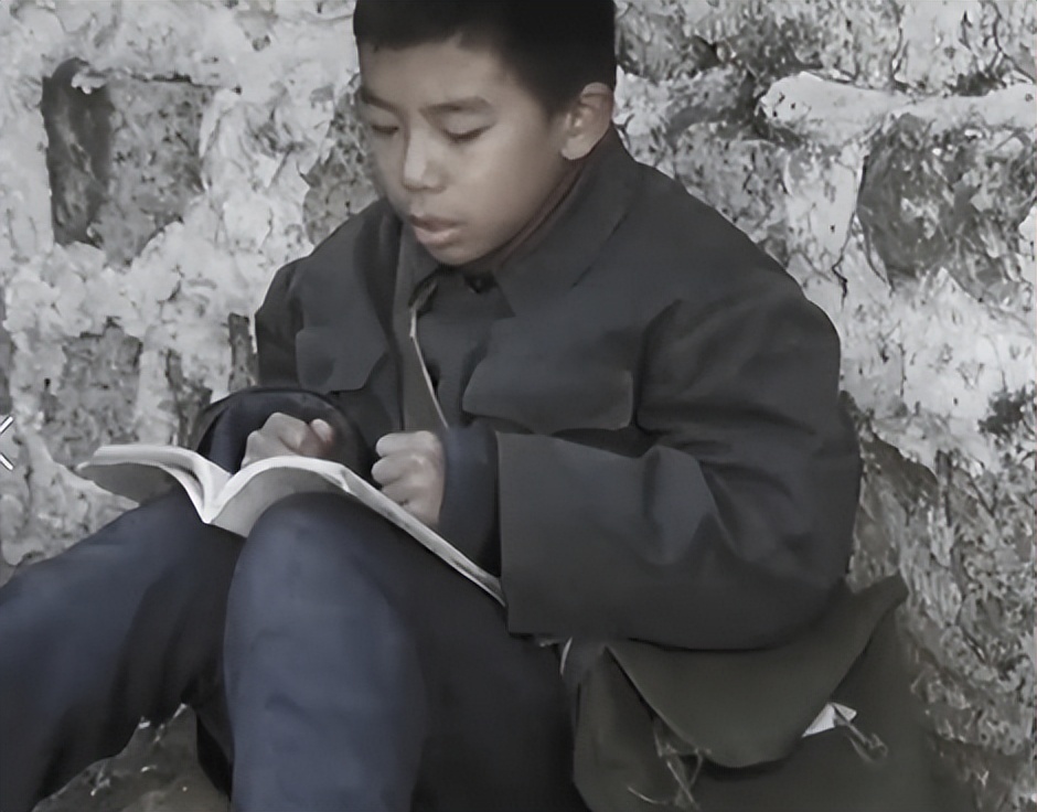 他曾被毛主席表扬，让36万百姓不再挨饿！离世后十万百姓跪拜送行