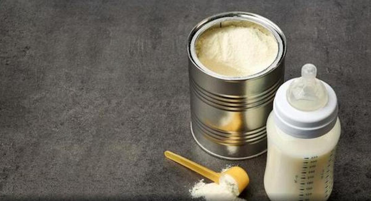 “奶粉荒”控制不住了，纽约进入紧急状态，美国动用*用军**飞机救急