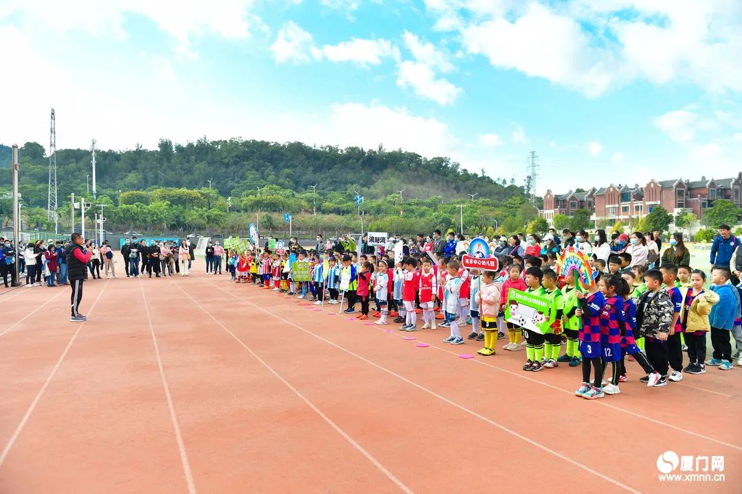 派迪茵助力厦门海沧区成功举办第七届海娃杯幼儿园足球嘉年华活动