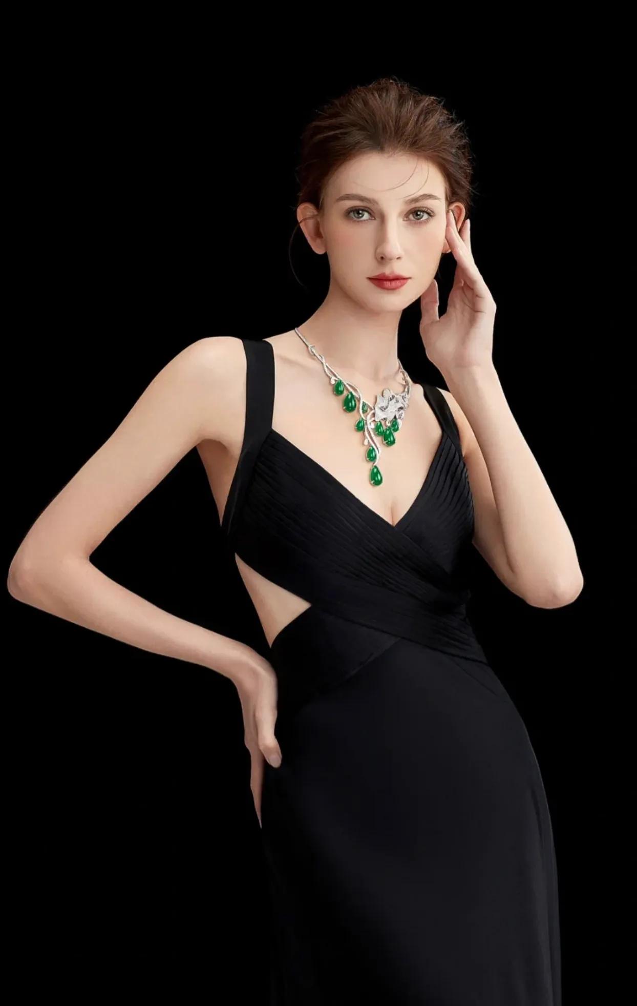 30天赚180万，头条“巴菲特”每天美女环绕住别墅开豪车咋做到的