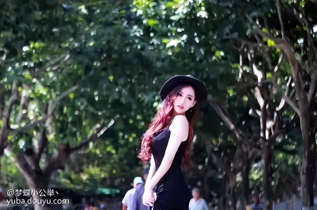 知名女主播曾被央视点名遭平台永封,将去海外平台和轩子做同事?