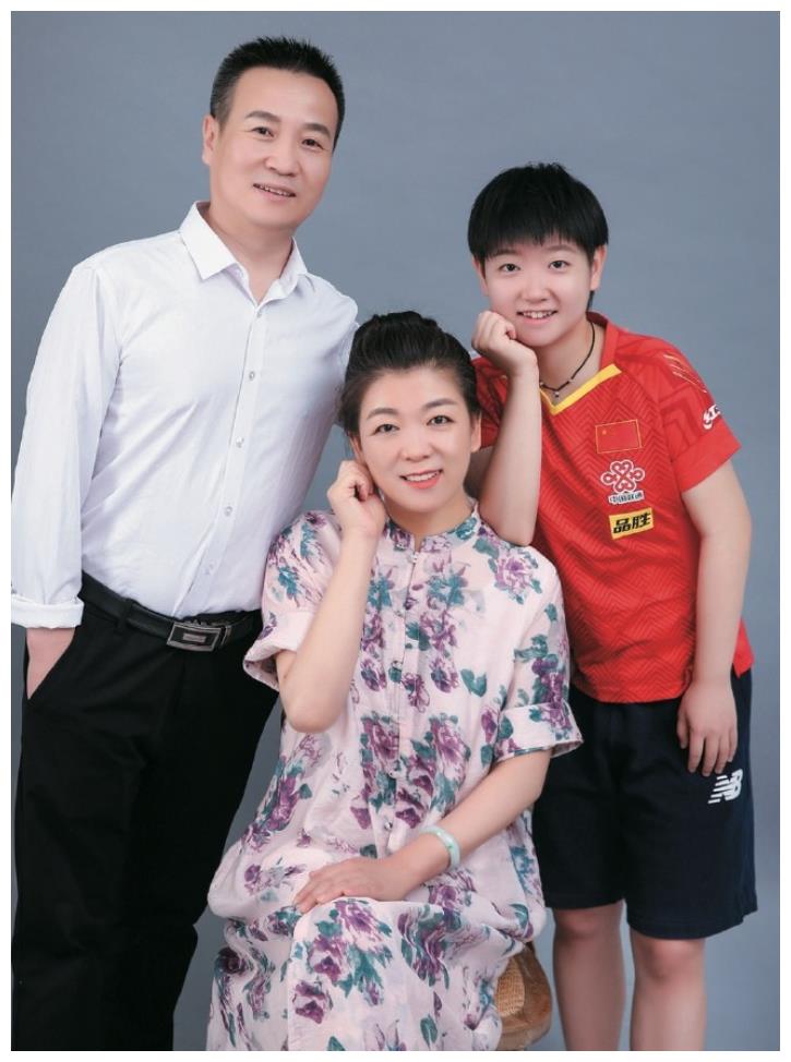 孙颖莎教练邱贻可评价孙颖莎,邱贻可孙颖莎初次见面