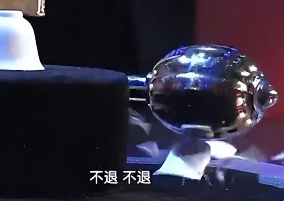 王刚失手砸碎2亿真古董是哪期,天下收藏王刚砸杯子视频