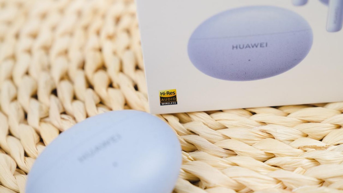 华为耳机freebudspro和freebuds4,华为freebuds5i陶瓷白