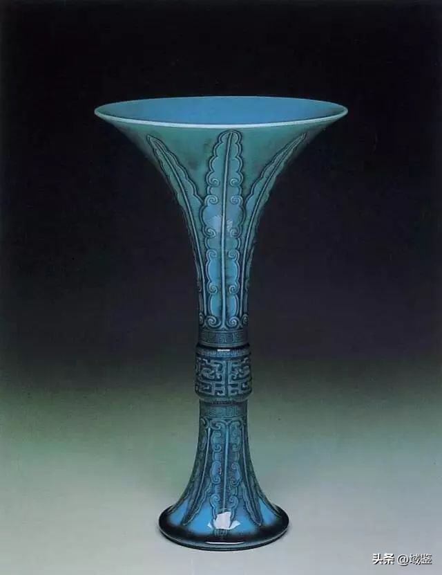 明清孔雀蓝釉仰莲纹执壶,明清翠青釉官窑瓷器鉴赏