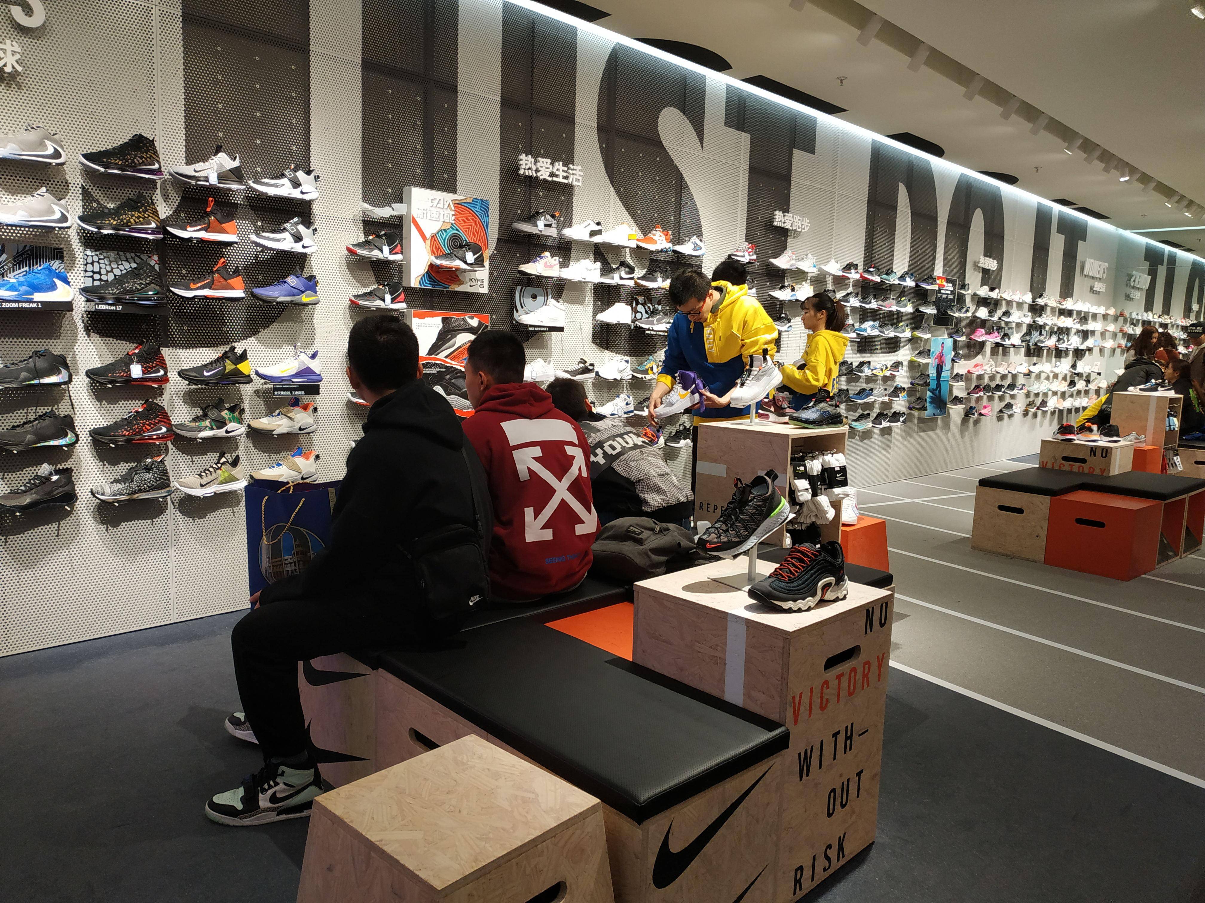 世界前十名的运动鞋品牌,美国英国法国德国日本意大利