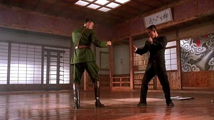 成龙是真功夫还是花拳绣腿,成龙评价李小龙的功夫是花拳绣腿