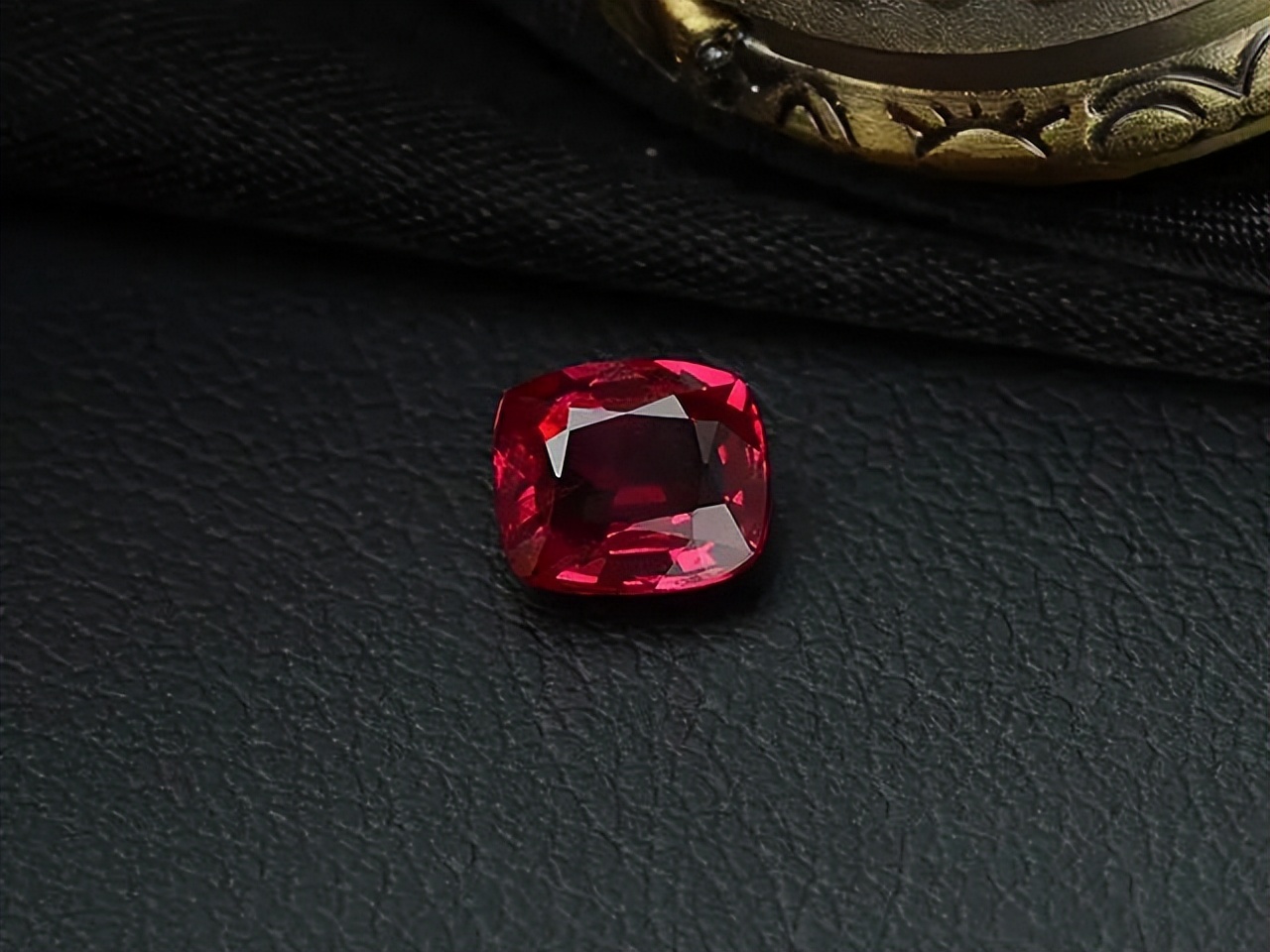 红宝石戒指的寓意和象征,红宝石戒指的寓意是什么