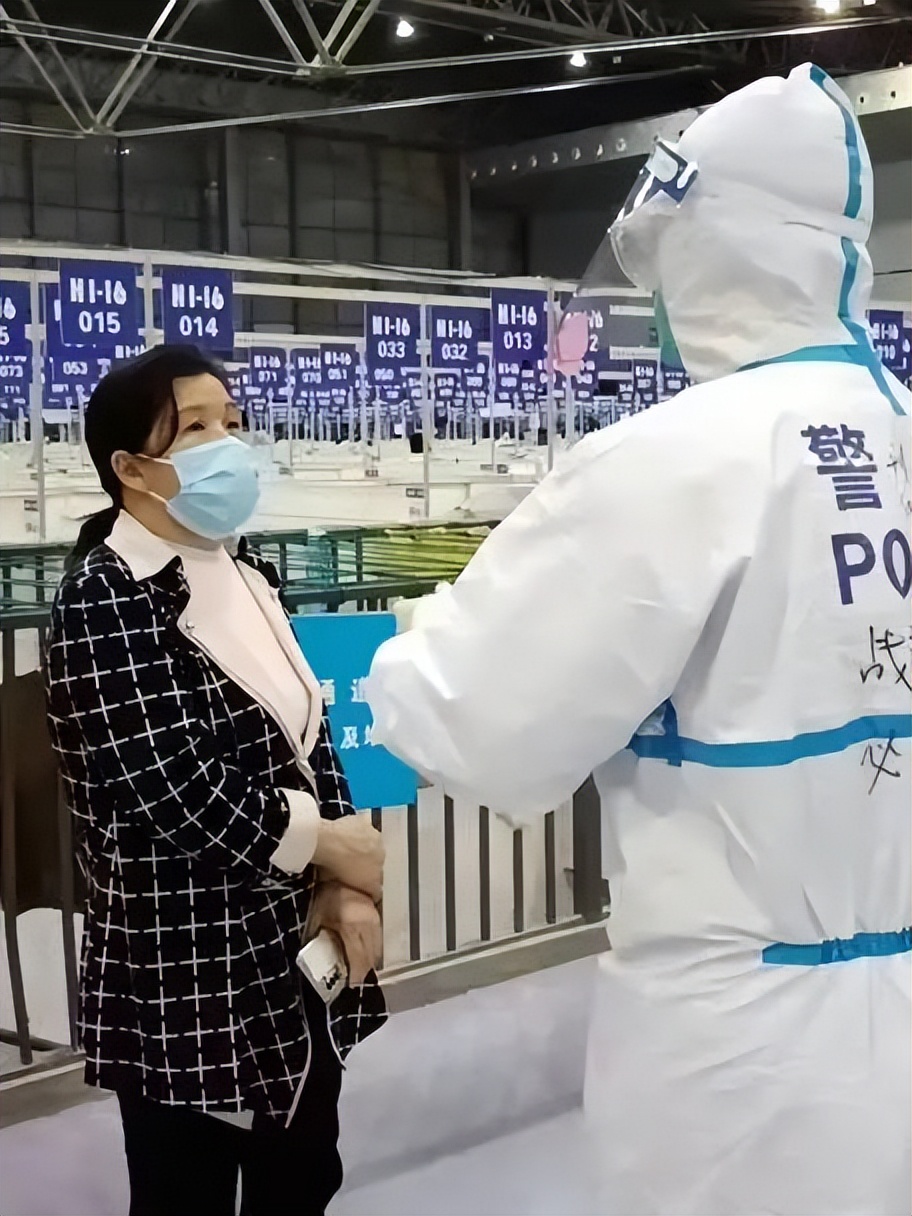 【*党**旗飘扬在一线】勠力同心赤诚守“沪”——世博展览馆方舱医院安保警队风采展示