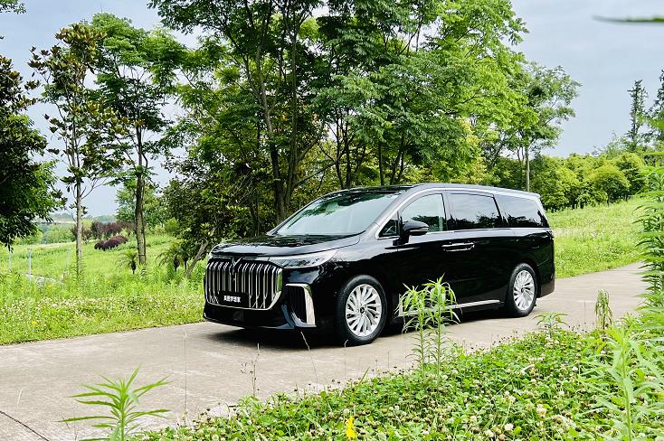 岚图梦想家4座mpv深度试驾,中高端mpv家用车型推荐