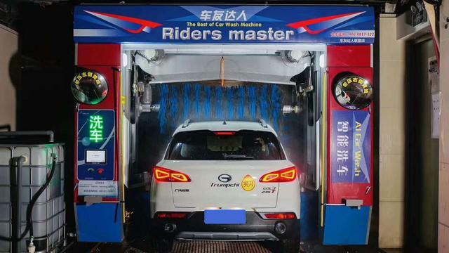 最新科技智能洗车设备,智能洗车机模式