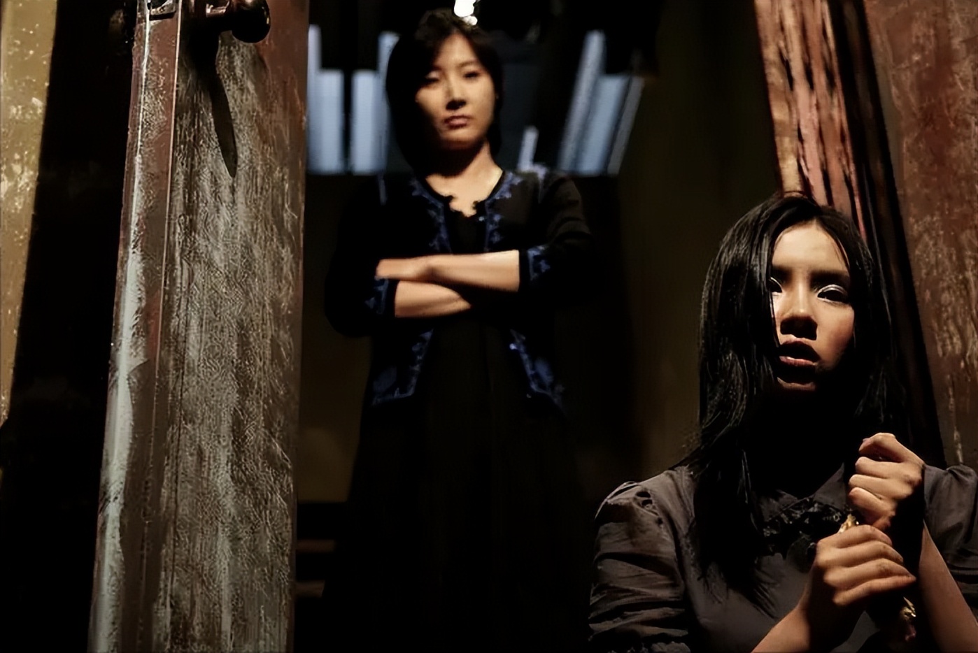 闊╁浗鐢靛奖涓殑榛戣。缇庡コ,闊╁浗鐢靛奖铔囪潕缇庝汉