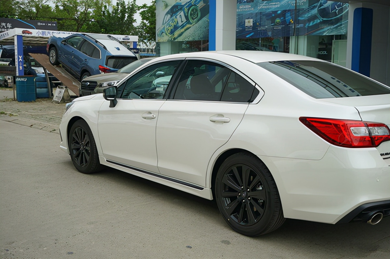 斯巴鲁力狮品质怎么样,斯巴鲁3.0力狮哪里厉害