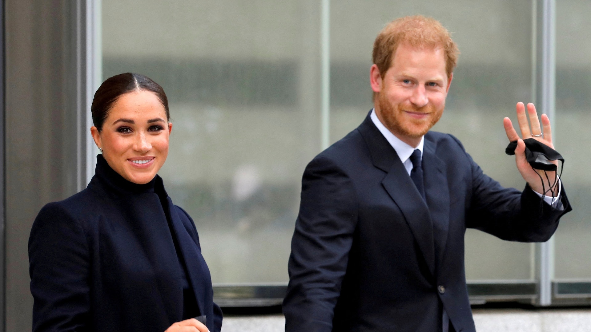 “背叛者”:哈里,撕下了英王室最后的虚伪面具?