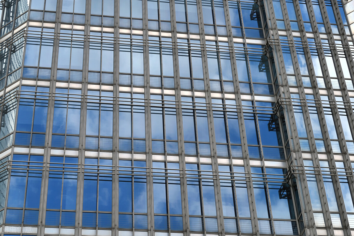 汽车镀膜玻璃和普通玻璃的区别,镀膜玻璃比普通玻璃贵多少