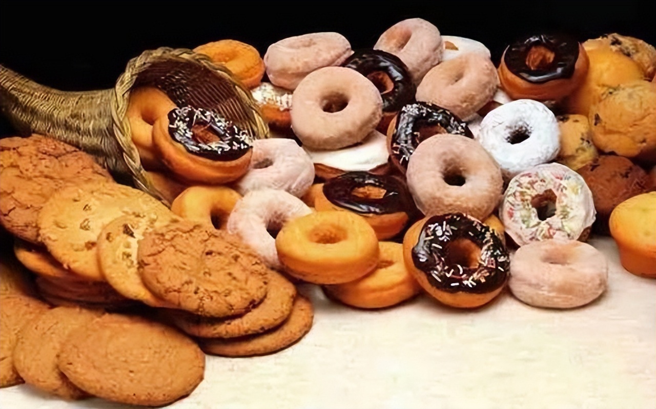 13岁男孩身高不达标怎样长高,14岁男孩长高到180可能吗