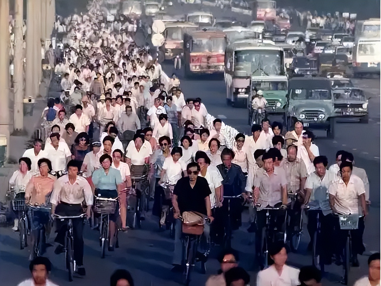 中国首位办手机号的人,中国第一位办手机号的人是谁