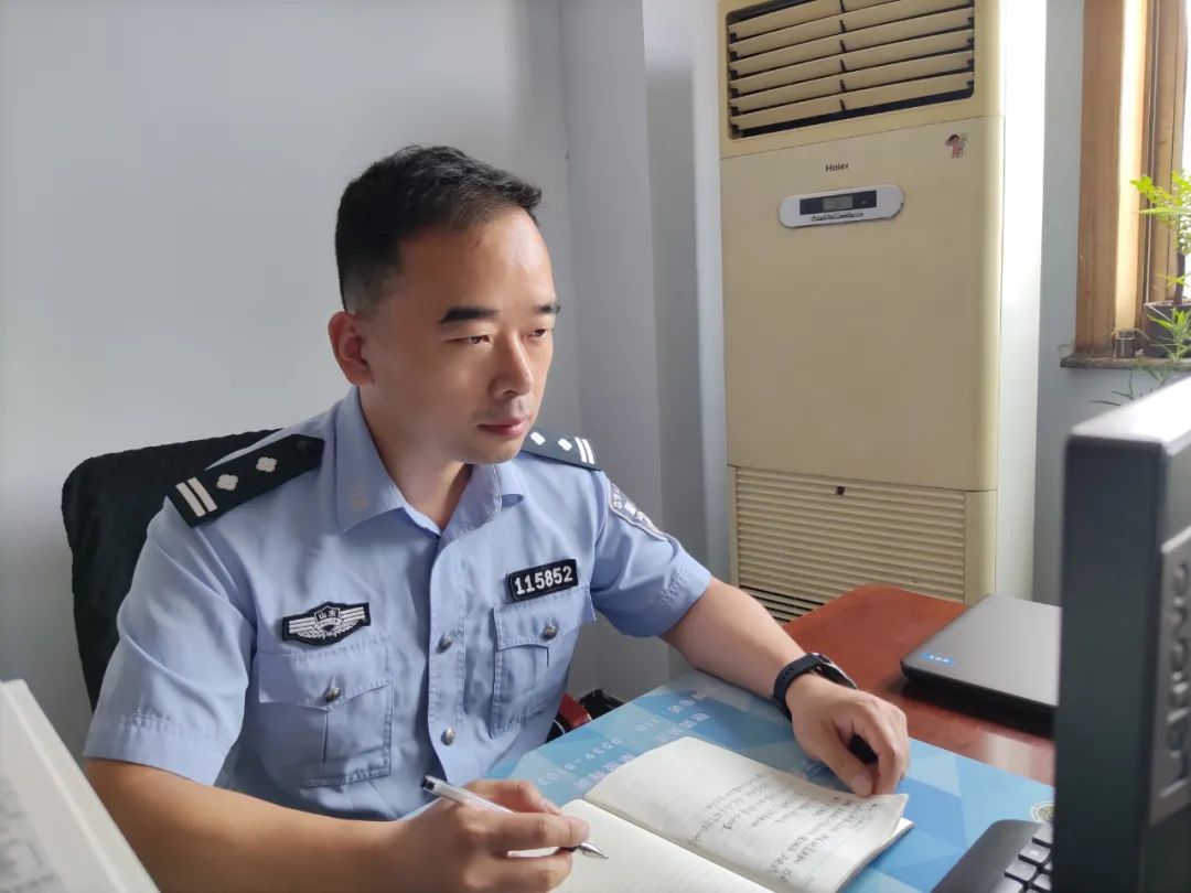 孩子对警察爸爸的留言,警察爸爸的留言父亲节