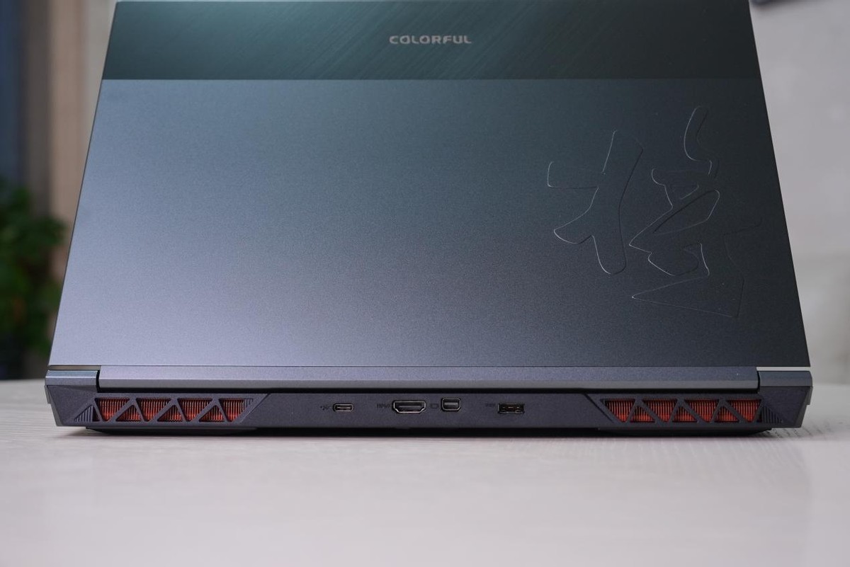 七彩虹将星x15at23新款屏幕素质,七彩虹将星x15at13代测评