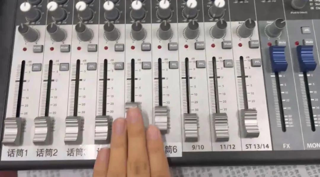 你完了你坠入爱河啦翻译,你完了你坠入爱河了图片