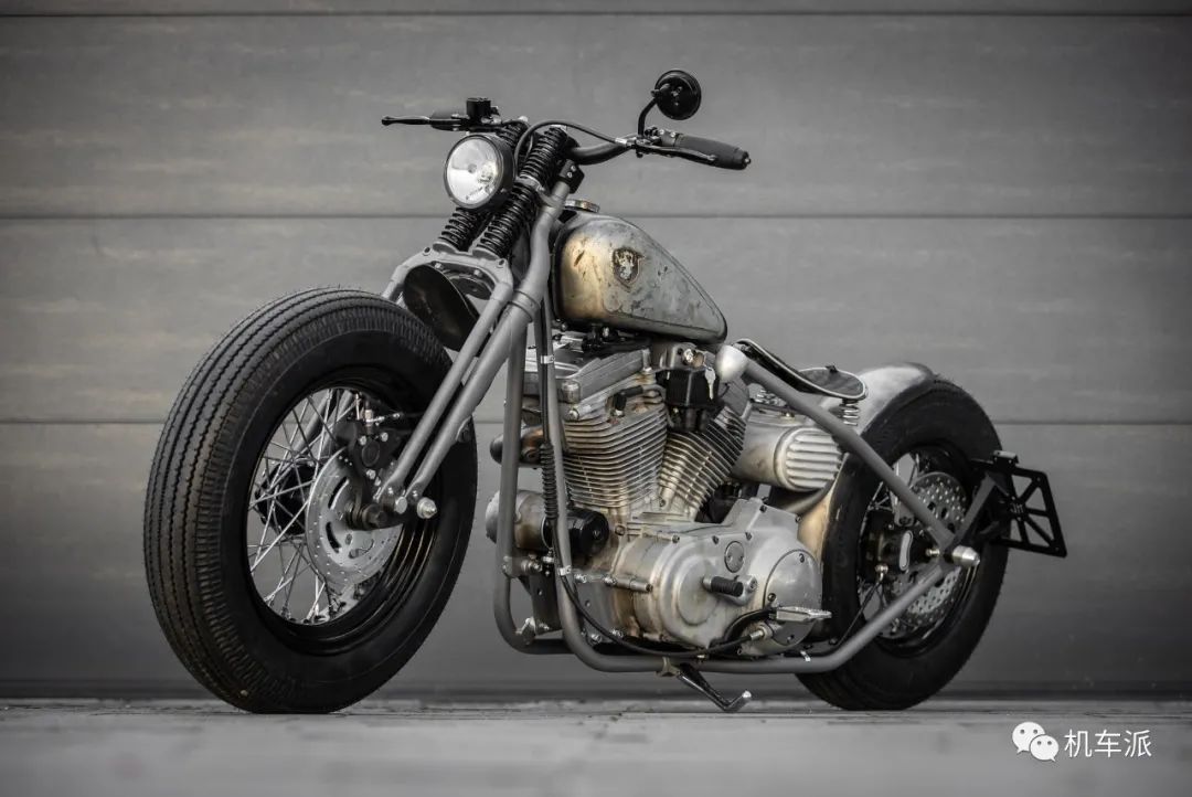 哈雷883bobber风格改装,哈雷硬汉883和凯旋bobber