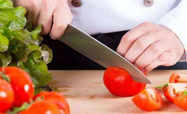 日德进口的菜刀，为什么容易发生断裂，还能用来拍蒜和黄瓜吗？