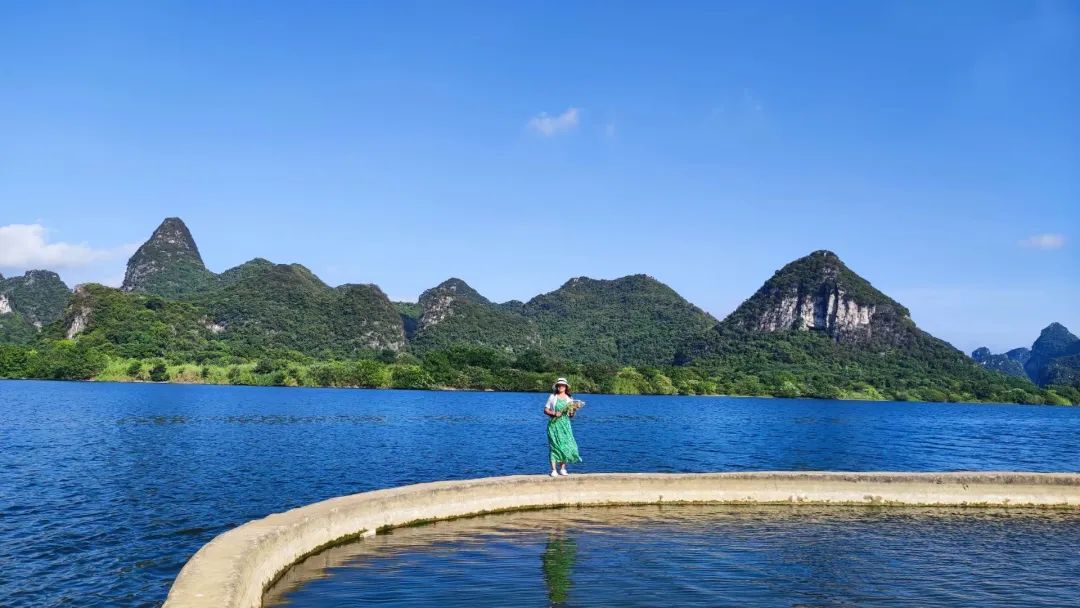 当我每天为赚不到钱发愁的时候,每当我不想努力不想赚钱的时候