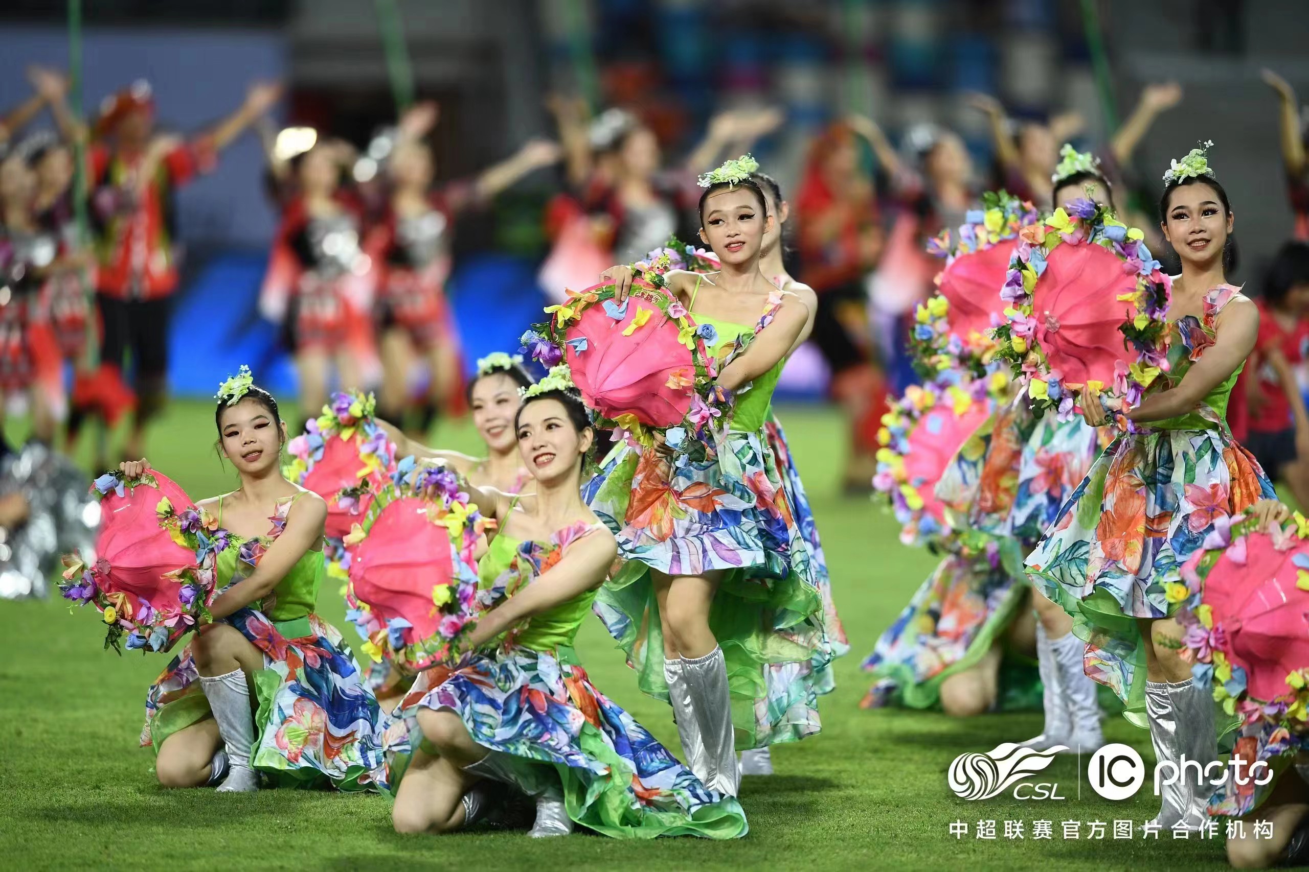 椰风迎盛宴花海共足球——2022中国平安中超联赛精彩开幕