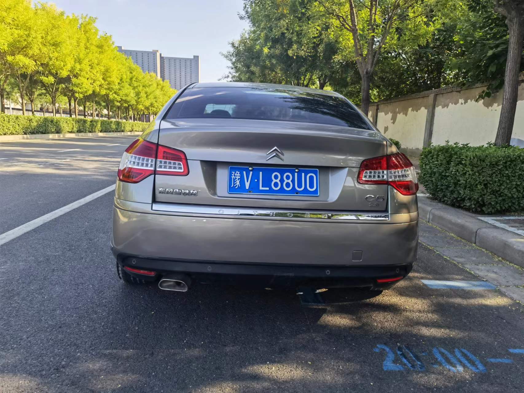 1.6万买一台11年的雪铁龙c5还是2.3排量的，算不算捡漏