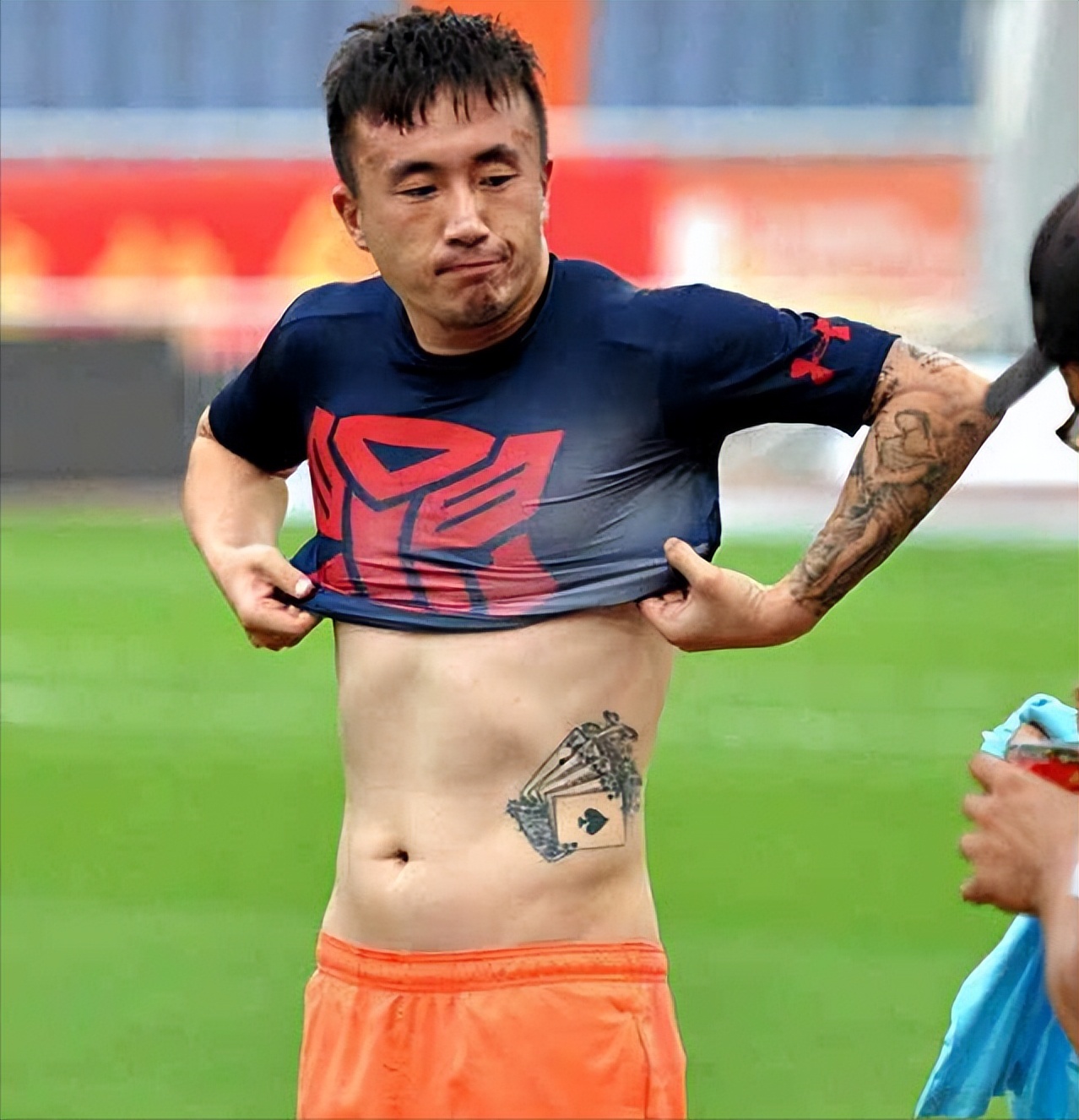 国足球迷道歉视频,国足向球迷道歉视频