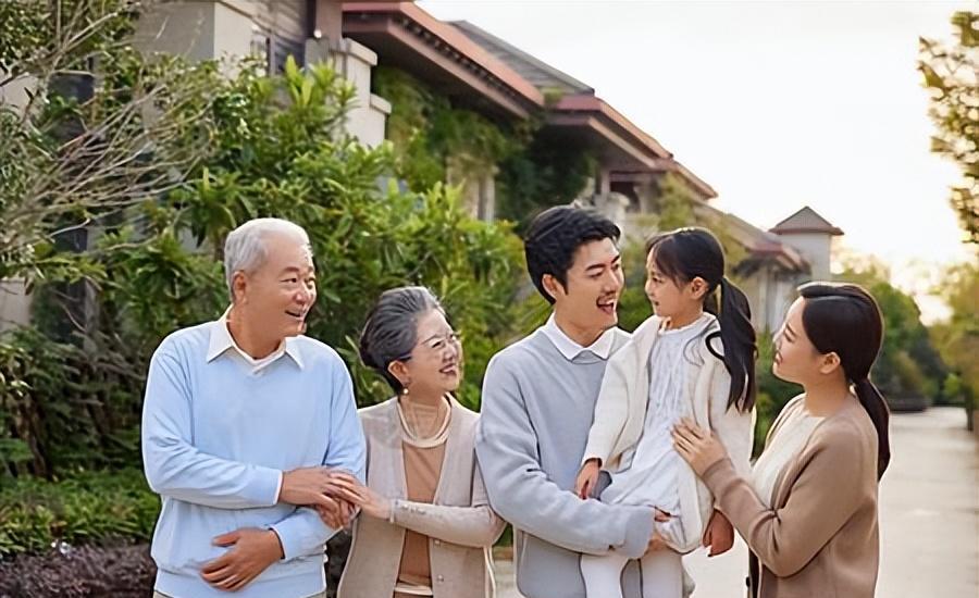 退休金被亲家盯上了？改口之后的真相让我感到心酸