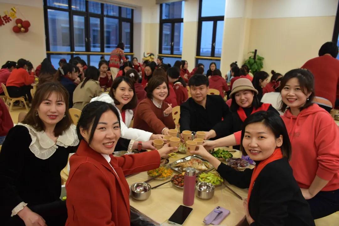 郑州一八联合学校怎么样,锦志卓越共臻高远什么意思