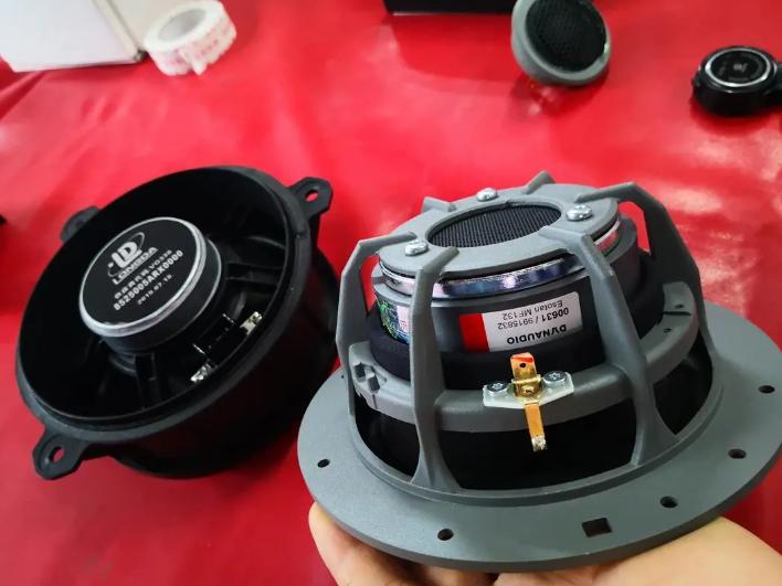 广汽传祺gs8两驱豪华智联版音响,22款广汽传祺gs8加装中置喇叭