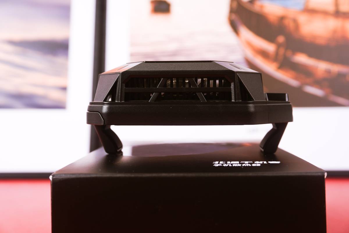 手游散热器哪款好,降温神器散热器手机