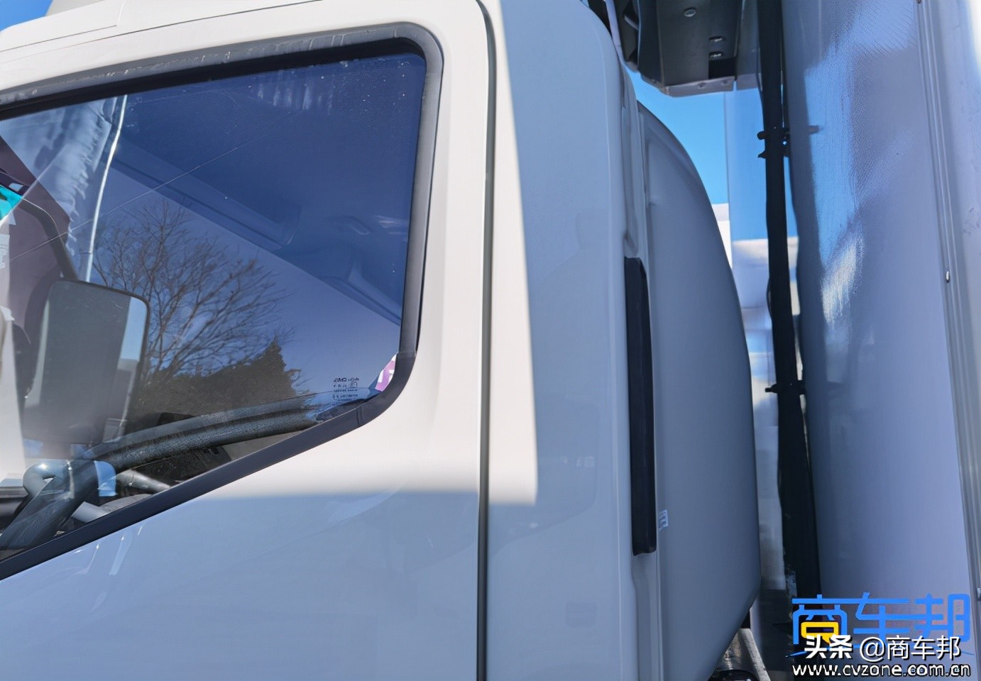从外观、内饰再到底盘，冷链1号帅铃冰博士到底强在哪里？