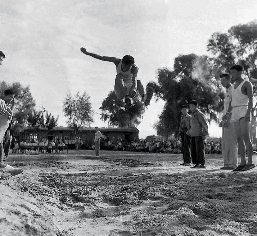 日军当着国军的面杀俘虏,日军侵华兽行