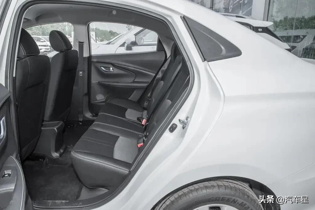 长安悦翔1.4手动豪华版值不值,长安小轿车6万左右的车