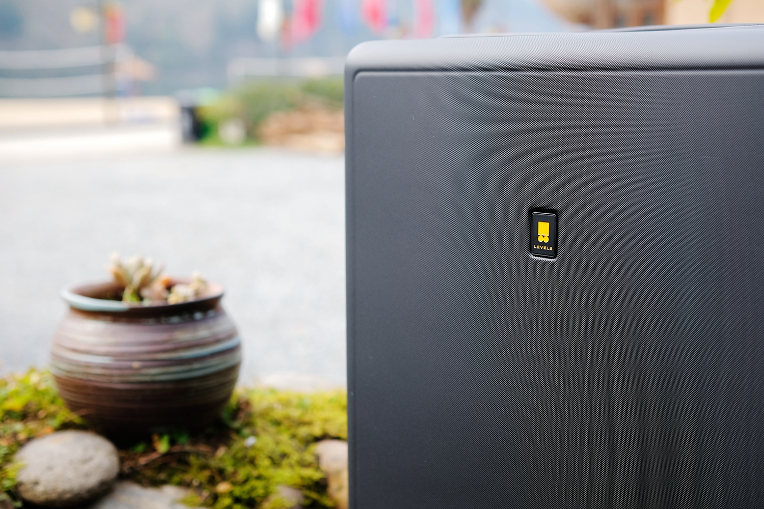 小型行李箱手提实用,重量轻且收纳量大可坐的行李箱